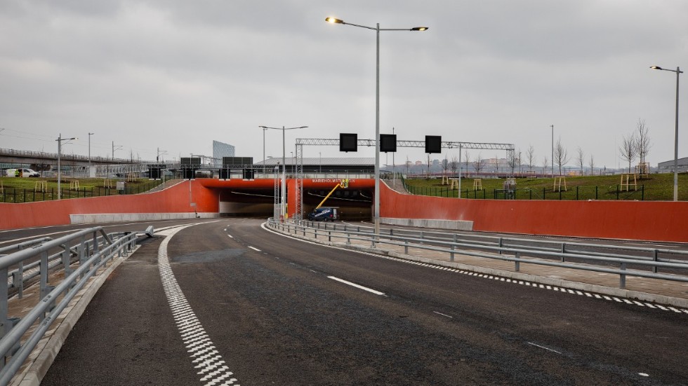 Tunneln gör trafiken i centrala staden mindre sårbar då det finns flera alternativ att välja mellan om en olycka skulle blockera en bro eller tunnel.