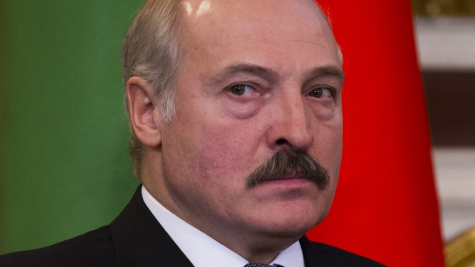 Liberalernas riksdagsledamot Maria Nilsson och EU-parlamentariker Karin Karlsbro vill att EU inför tuffare sanktioner riktade mot Aleksandr Lukasjenkos regim i Belarus.