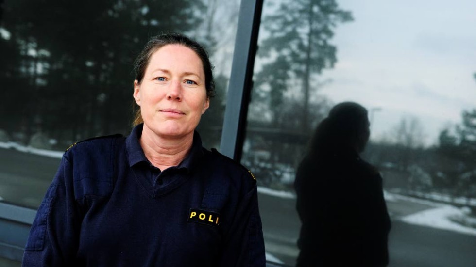 Lisa Koblanck är kommunpolis i Västervik.
Polisens volontärer som knackar dörr kommer att ha märkta västar på sig, förklarar hon.