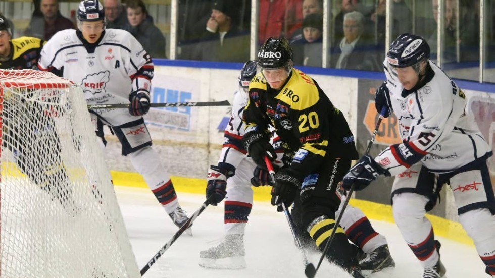 Oliver Kempainen gör ett hårt jobb för Vimmerby Hockey.