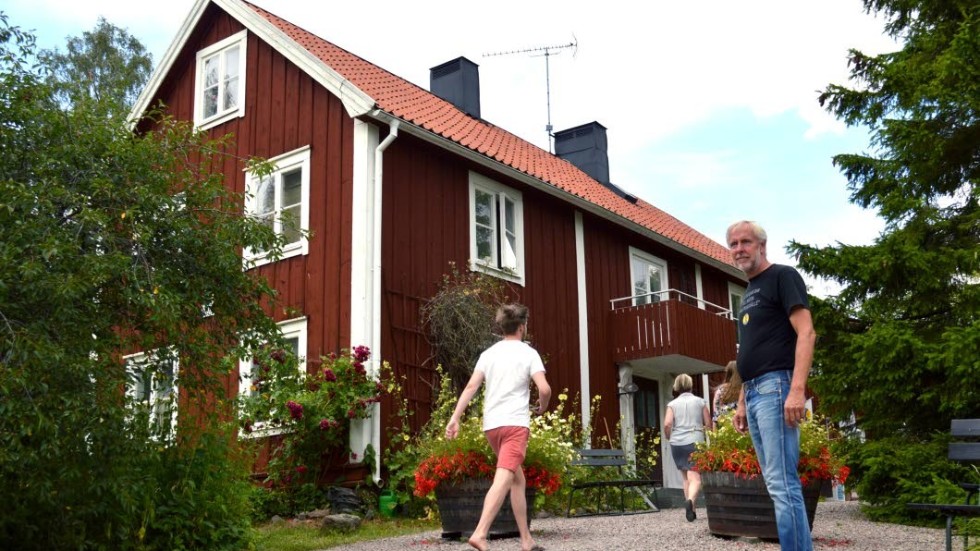 Hotspot. Många på pokémonjakt går till Hembygdsgården. Bo Arvidsson välkomnar alla besökare men vädjar om återhållsamhet om nätterna.
