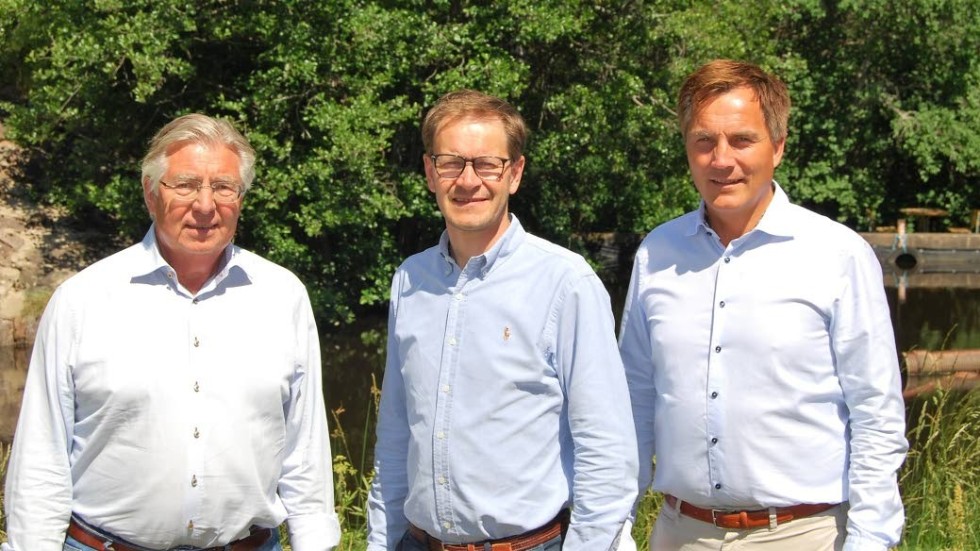 Ulf Åberg (t v) har sålt Totebo AB till Martin Johansson och Marcus Samuelsson.