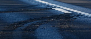 Grova hjulspår i nya asfalten