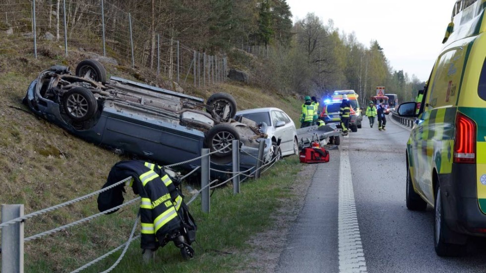 Olyckan vid Rimforsa slutade i diket för den ena bilen.