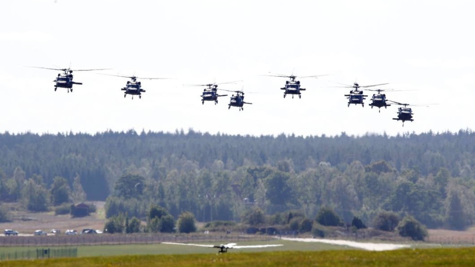 Försvarsmaktens Black Hawk-helikoptrar kommer att användas i övningarna.