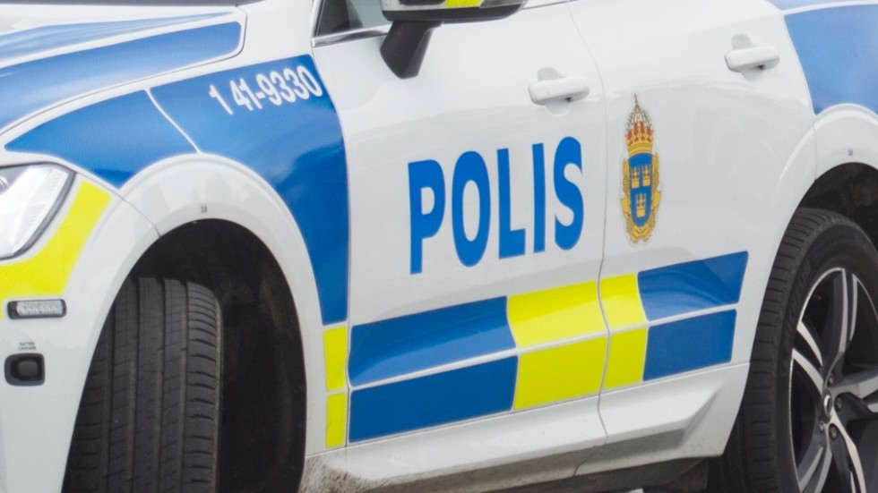 En polispatrull stoppade en kvinna på fredagen.