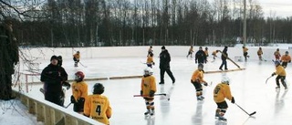 Full fart när ny rink invigdes