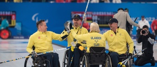 Svenska curlinglaget i ledning i Paralympics