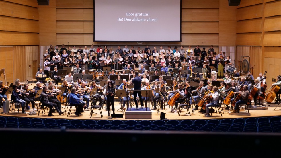 Norrköpings symfoniorkester tillsammans med kör från De Geergymnasiet.