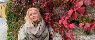 Liv Astrid, 32, tröttnade på Stockholm – vill öppna tatueringsstudio i Vimmerby • "Känns kul att bidra med någonting som inte finns"