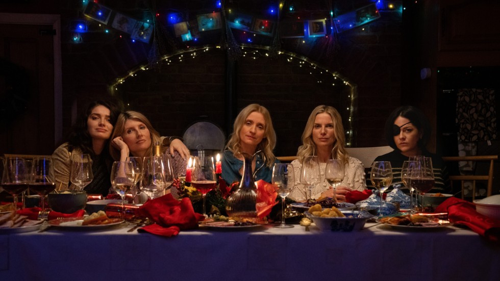 Eve Hewson, Sharon Horgan, Anne-Marie Duff, Eva Birthistle och Sarah Greene i "Bad Sisters". Pressbild.