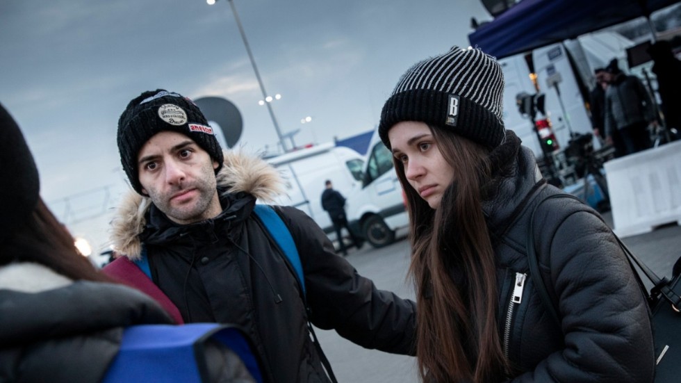 Julio Jubran och Liza Bolova gömde sig undan bombningarna i hemstaden Chersons tunnelbana i sex dagar innan de började sin flykt ut ur Ukraina.