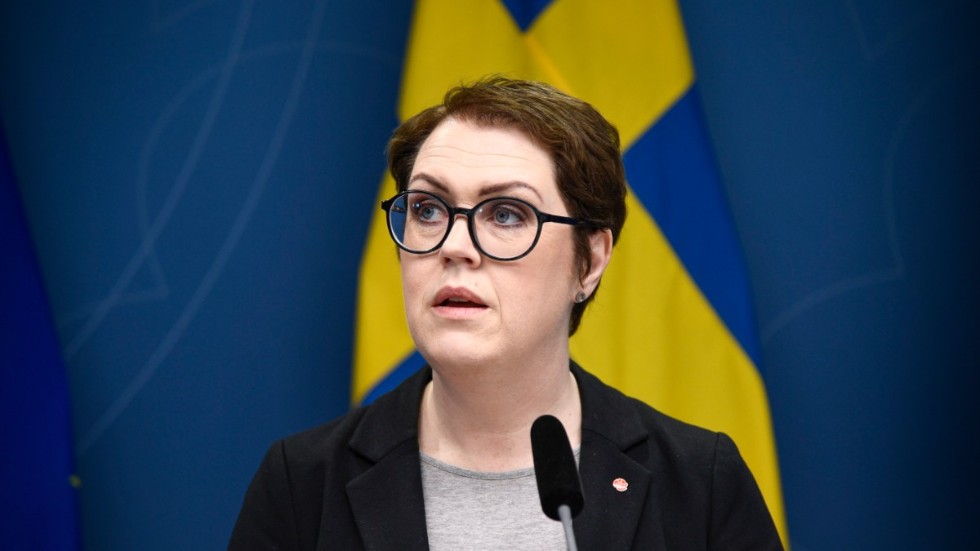Socialminister Lena Hallengren frågas ut i konstitutionsutskottet om pandemihanteringen. Arkivbild.