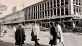 Ur arkivet: Stort bygge i city • Idrottslegendar som brevbärare • Hemma hos författaren