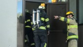 Brand i källare orsakade omfattande rökutveckling – boende tvingades evakueras