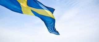 Svenska flaggan i topp