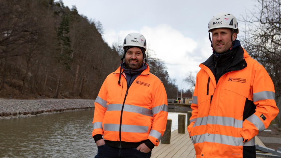 I vinter har sträckan vid Söderköping fått sig ett lyft, berättar SM Entreprenads ägare, Lars och Erik. 