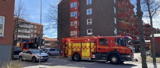 Räddningstjänsten ryckte ut till rökfylld lägenhet på servicehuset Igelkotten