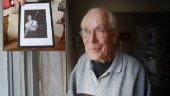 98-årige Torsten – sista glasblåsaren från klassiska Nyköpingsfabriken: "Det är något som sitter i kroppen"
