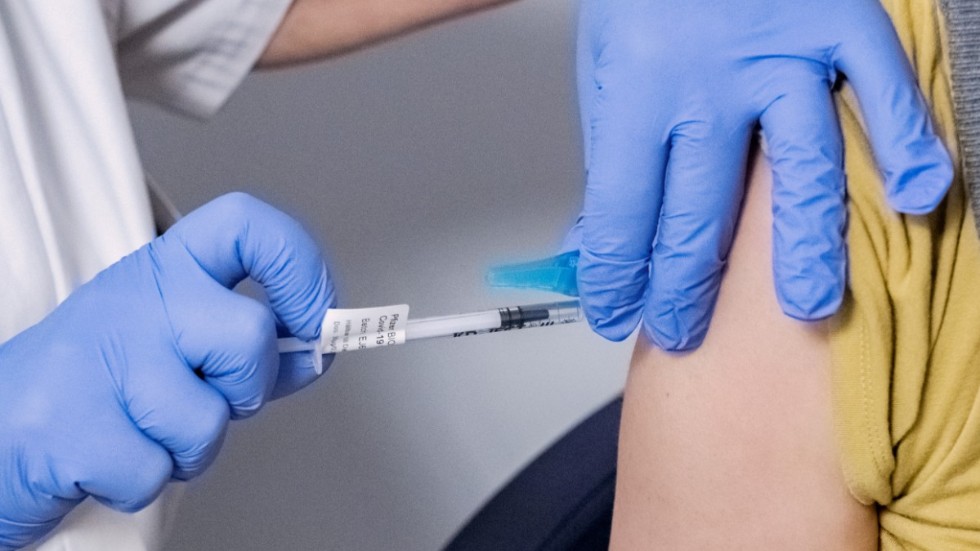 Vaccinationerna med Astra Zenecas vaccin mot covid-19 har varit stoppade sedan 16 mars. Arkivbild.