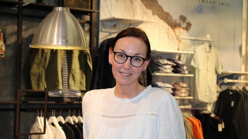 Camilla Sand, butikschef på Sandströms, säger att Vimmerbykunderna varit trogna och handlat i butiken så gått de kunnat trots pandemin.