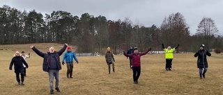 Här dansar kommunens chefer virala dansen