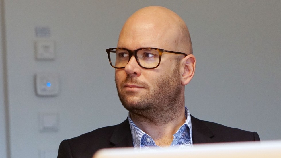 Jon Sjölander (M) är kritisk till hur kommunalråd Dan Nilsson (S) hanterade svaret på hans debatt om hur kommunen styrs.