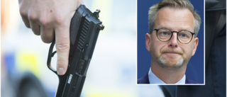 Facket sågar Dambergs avtal • Får svenska polisen dra vapen i Finland? • "Det är en lång lista"