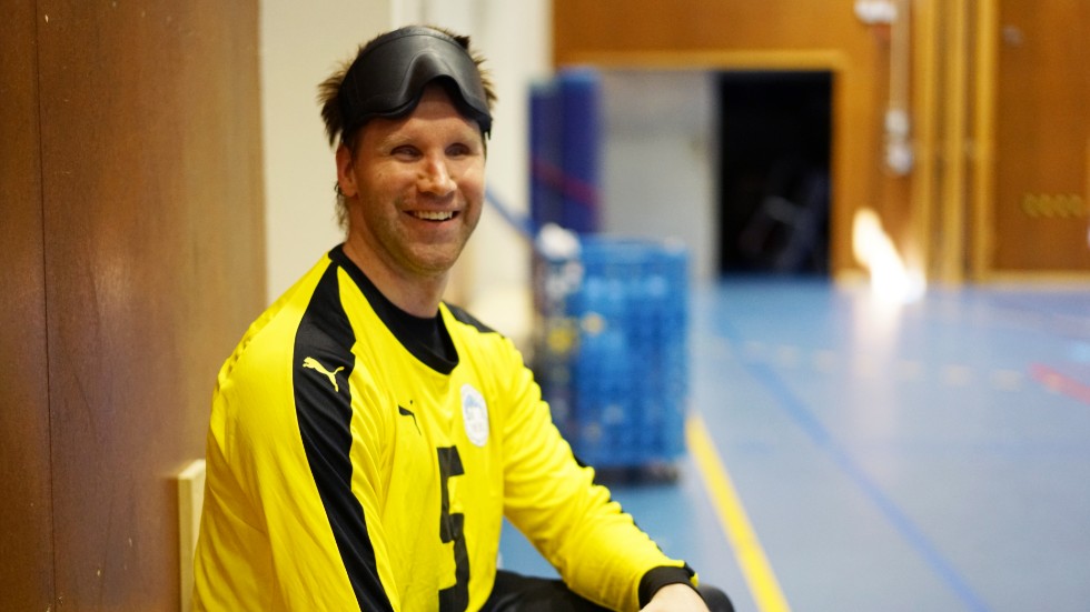 Johan Pettersson, här fotad i samband med goalball i Linköpings parasportförening, är ombudsman på Synskadades riksförbund i Östergötland. 
