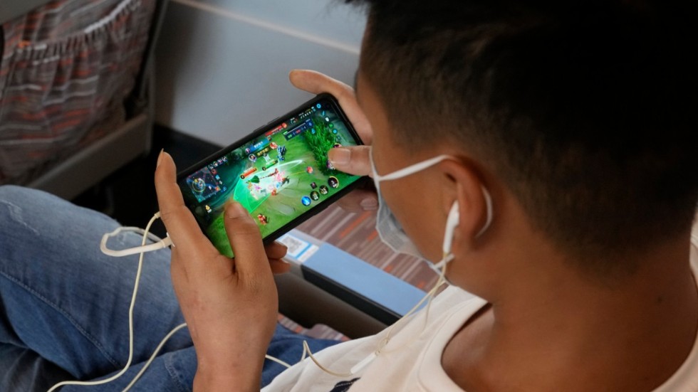 Tre timmar dataspel per vecka - mer tillåts inte för barn under 18 år i Kina sedan kommunistpartiet infört begränsningar.