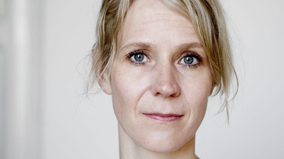 Sandra Lillebø (född 1978) är en norsk poet och författare. "Sakernas tillstånd" är hennes debutroman. Det är också den första av hennes böcker som har översatts till svenska.