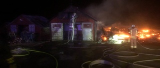 Nattlig brand i garage: "Bortom all räddning"