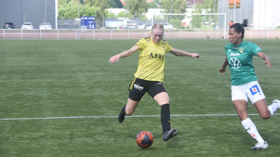 Stina Kägo Bragsjö gjorde ett av Vimmerbys mål i storförlusten mot BK Astrio, som spelades i samband med lagets träningsläger i Skåne.