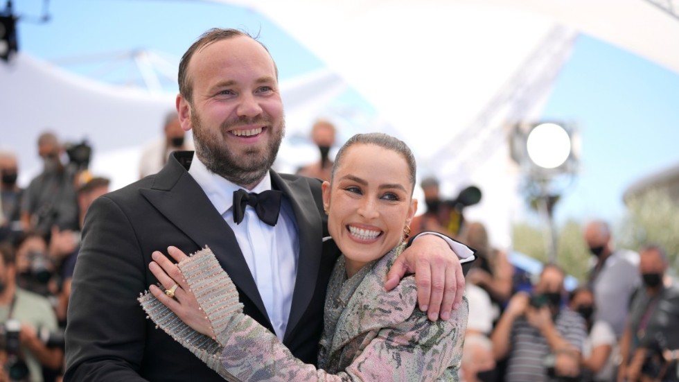 Noomi Rapace och den isländske regissören Valdimar Johannsson på årets filmfestival i Cannes. Arkivbild.