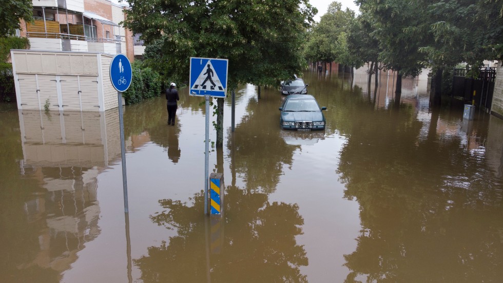 "Kraftiga översvämningar, tilltagande stormar och ökade risker för ras är några exempel på de allvarliga konsekvenser som riskerar att följa i klimatförändringarnas spår" skriver debattskribenten.