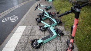 Cykla inte på trottoaren!       