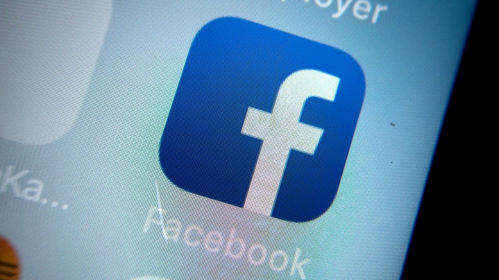 Facebooks algoritmer hjälpte till att sprida hat mot rohingyer menar Amnesty.
