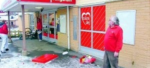 Ungdomar vandaliserade butik