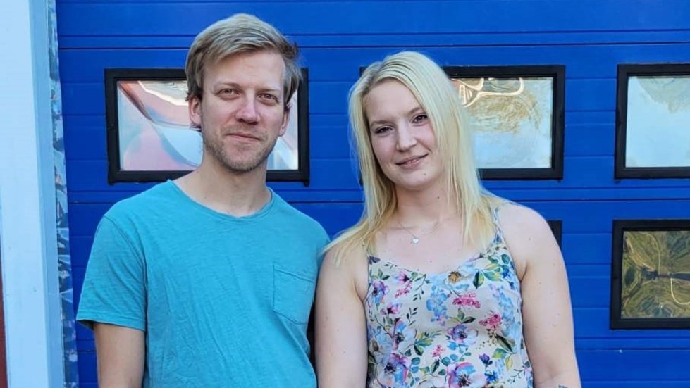 Jonatan Gutman och Charlotte Andersson startade för ett halvår sedan företag tillsammans. "Det har känts som en bra grej att kunna hjälpa andra", säger Jonatan.