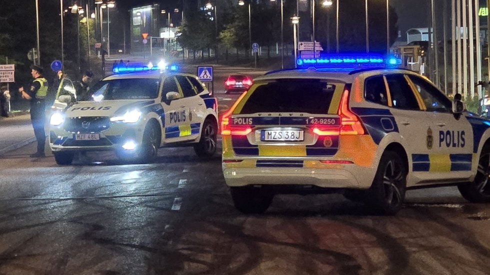 Polisen blockerade delar av Koppargatan i samband med den stora bilträffen.