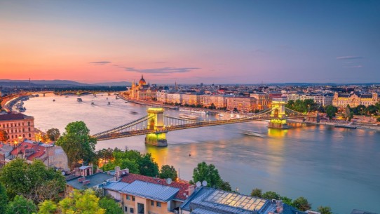 Tre huvudstäder längs Donau