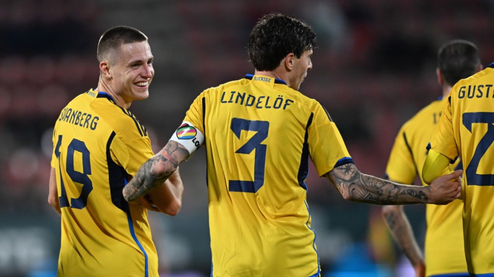 Sveriges Victor Nilsson Lindelöf med "One Love"-bindeln under förra veckans landskamp mot Mexiko.