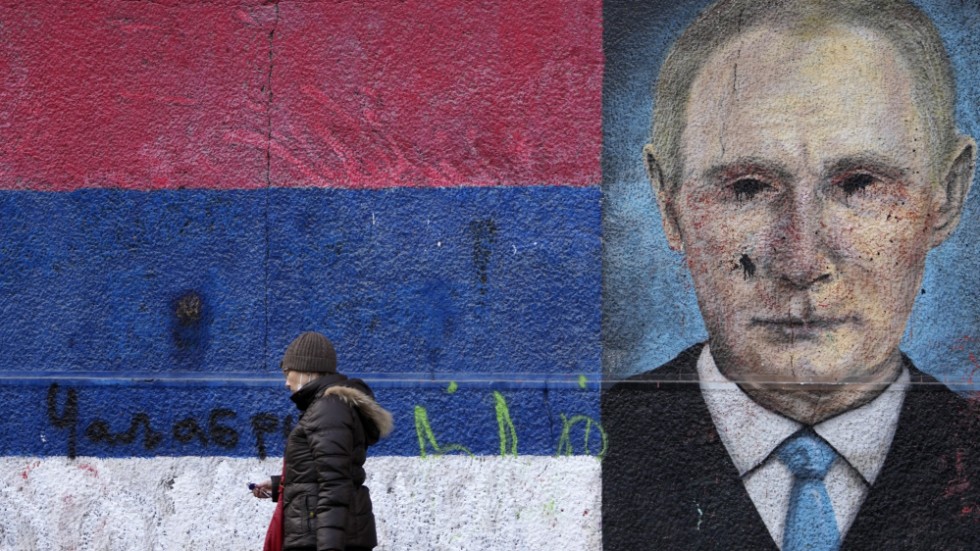 Rysslands president Vladimir Putin avtecknad på en vägg i Serbiens huvudstad Belgrad. Arkivfoto.