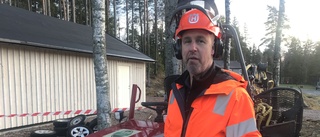Fredrik, 48, var mitt i karriären och chefade för 50 – då styrde han om till eget: "Får mer tid till familjen"