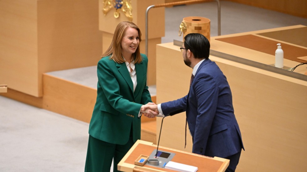 De må vara politiska motpoler i väldigt mycket, men när Jimmie Åkesson (SD) tackade av Annie Lööf (C) i riksdagens partiledardebatt märktes en annan värdefull sida av partipolitiken.