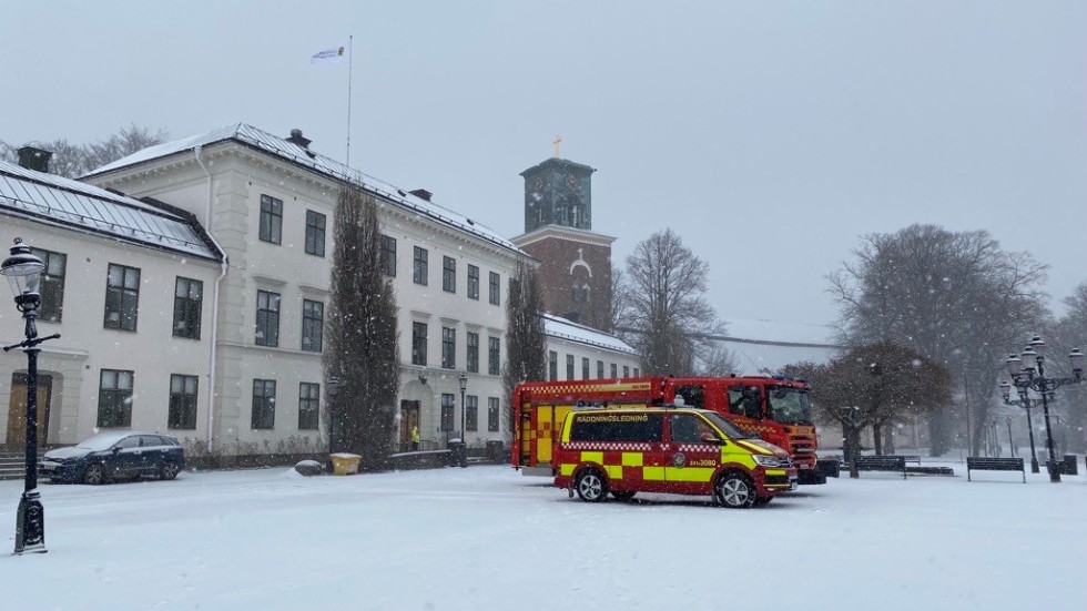 Länsstyrelsen i Nyköping var en av 18 länsstyrelser som utsattes för snarlika hot. Det är en allvarets tid som råder.
