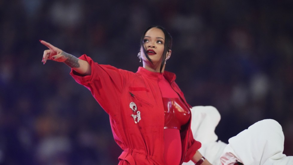 Gravida Rihanna under halvtidsshowen på Super Bowl-finalen den 12 februari. Nu väntar nytt framträdande på Oscarsgalan.