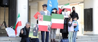 Manifestation för folket i Iran: "Vi vill visa att människorna i Iran inte är ensamma"