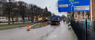 Spårvagnstrafiken igång igen efter vattenläckan på Norra Promenaden – biltrafiken påverkas fortfarande