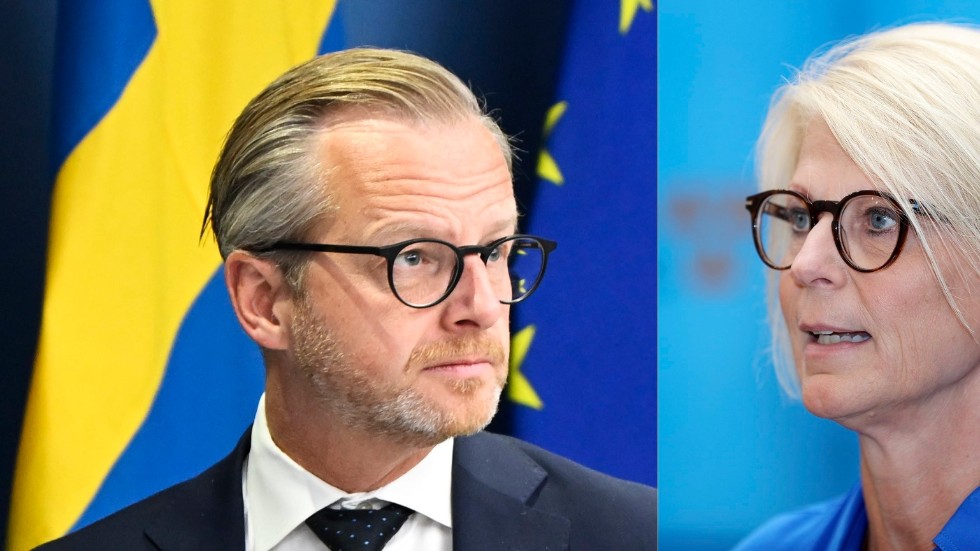 Förre finansministern Mikael Damberg (S) och den nuvarande, Elisabeth Svantesson (M), får kritik av Riksrevisionen. Arkivbild.
